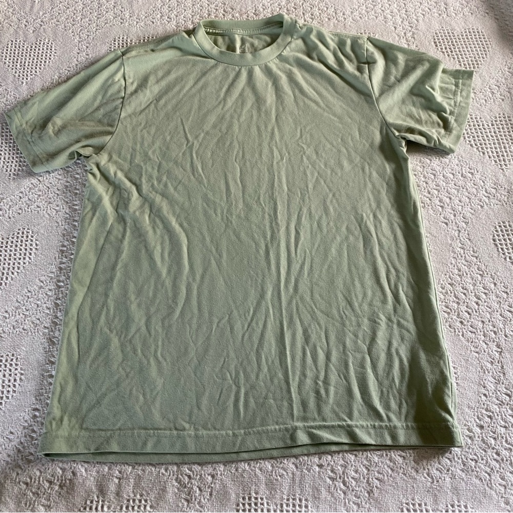 🍓Green George TShirt (M)